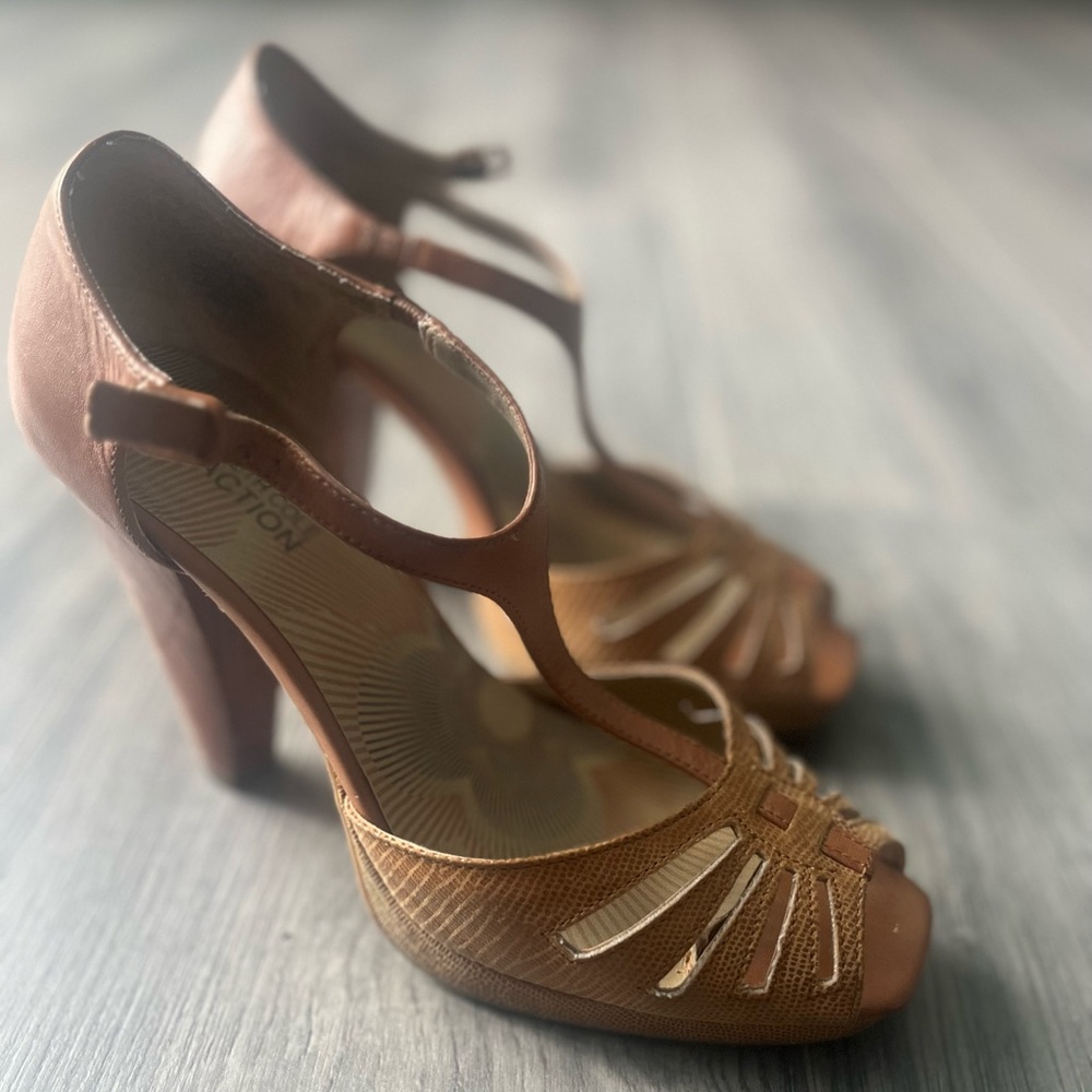 Kenneth Cole Mother Chip Heel